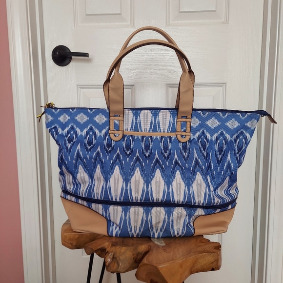 Stella & Dot travel bag - Picture 2 of 8